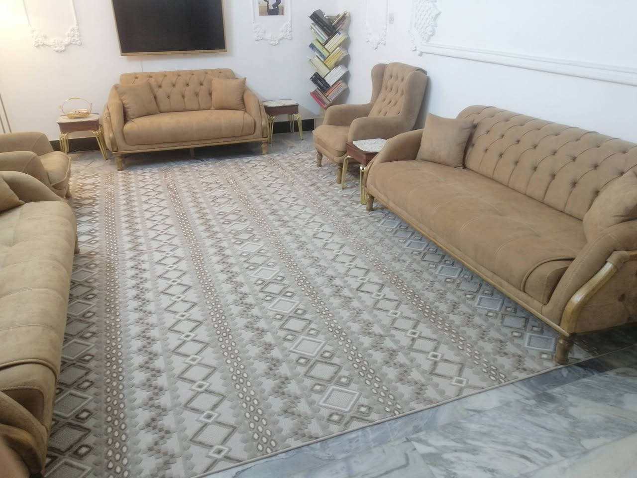 السلام عليكم طخم تركي جديد عشر مقاعد جديد غير مستعمل السعر مليون ومية بغداد الحبيبية *********** غير متواجد على الفيس مكلف بالنشر
