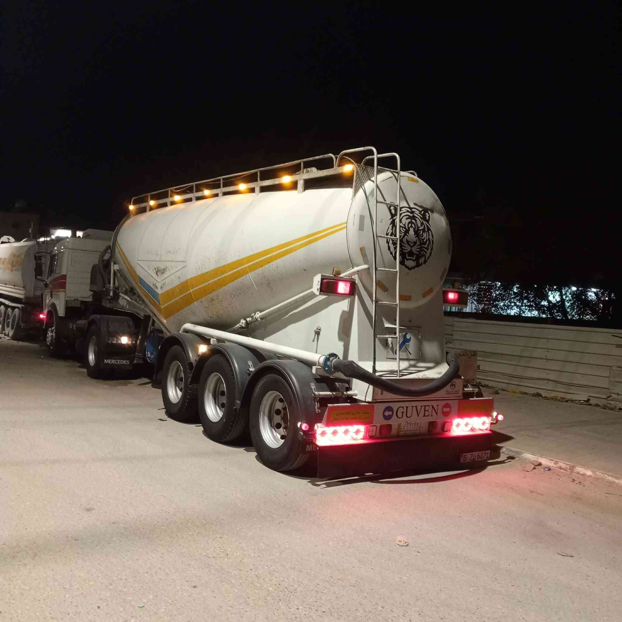 السلام عليكم بطل سايلو تركي للبيع جاهز للعمل تخم تاير للاستفسار الاتصال على ***********
