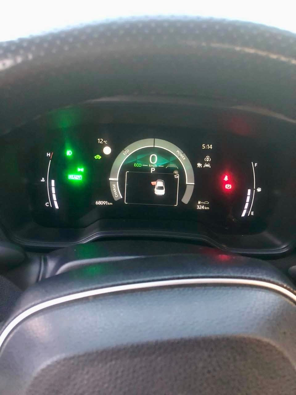 السلام عليكم كورلا 2003 فول مواصفات فتحة بصمه شاشه كاربلي  لد خلفي لايت زنون اشاير بالمري اوتو ستوب قياده ذاتيه وبعد بيها مواصفاتها معروفه السياره كفاله من البارد والصبغ والتبديل ماشيه 69 الف وقابل للزياده رقم بغداد باسمي رايدها 145 وبيها مجال بسيط مكاني الفلوجه  ***********
