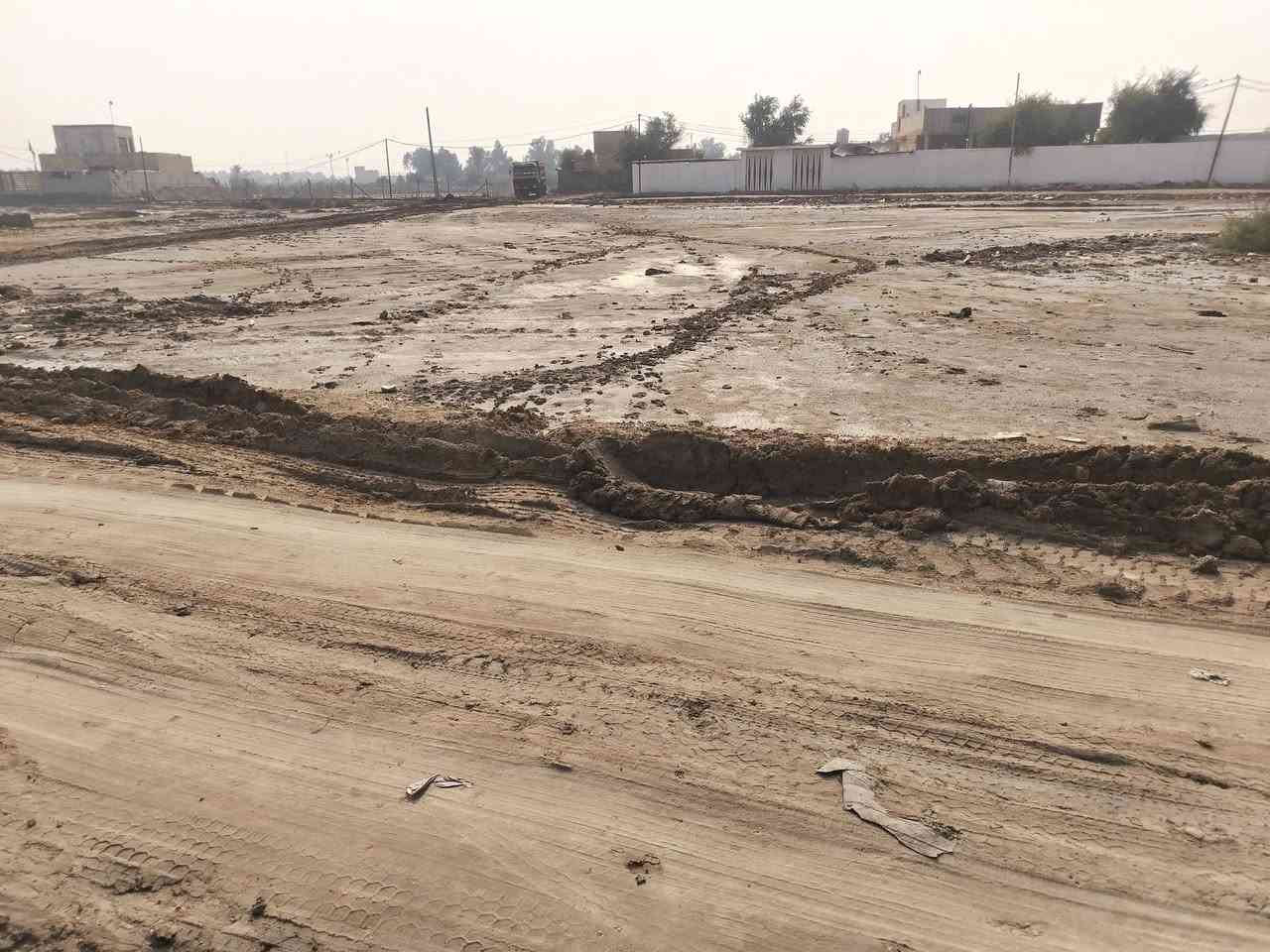 سلام عليكم قطعه طابو زراعي سند 25بحي المنصور جهت سجت القطار تبعد عن سكه 300متر مساحته القطعه 1000متر ماء كهرباء مولده شارع تريد 250متر عادي تريده كله هم عادي لاستفسار عله رقم ***********بي واساب
