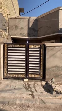 بيت في منطقه بلديات ضياء الحلفي قرب صوره السيد الصدر مساحه الدار ١٥٠ م...