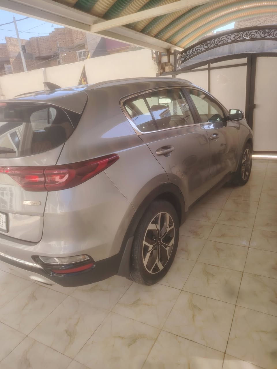 السلام عليكم للبيع سبورتج موديل ٢٠١٩ فول مواصفات بيه جاملغ صبغ بدون دواخل رقم بغداد انكليزي كاز السعر ١٥٠ ورقه هذا رقمي ***********
