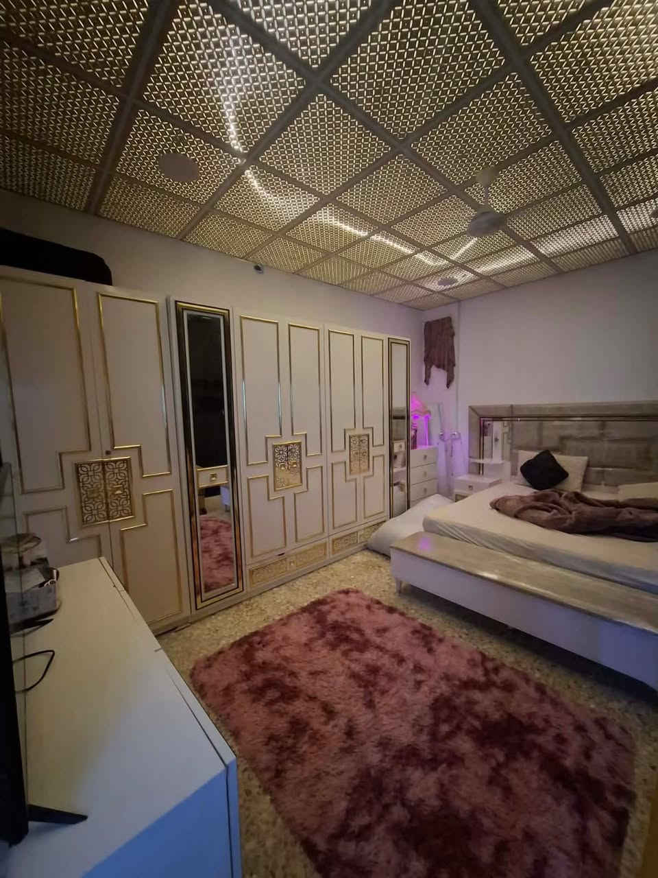 بيت بزراعي سكك قرب اسواق المصطفى📍

  وحسينه الكوثر  ٨٠ متر  ماء مجاري منطقه مكتمله من الخدمات  ✨
 يبعد عن الشارع العام ٥٠  متر 

غرفه عدد(٢)
صاله 
مطبخ 
صحيات 

السعر ٢٢ مليون وبي مجال بسيط 

📞 للاستفسار والتواصل: يمكنكم المراسلة عبر الخاص، أو الاتصال/واتساب على الأرقام التالية: 👤 أستاذ حسين: *********** 👤 أستاذ مثنى: ***********

📍 عنوان المكتب: نزلة الجسر - من جهة الجربوعية - مقابل مجمع صادق آل مطشر. ✨ مستعدون لعرض كافة عقاراتكم وتسويقها بأفضل صورة.

