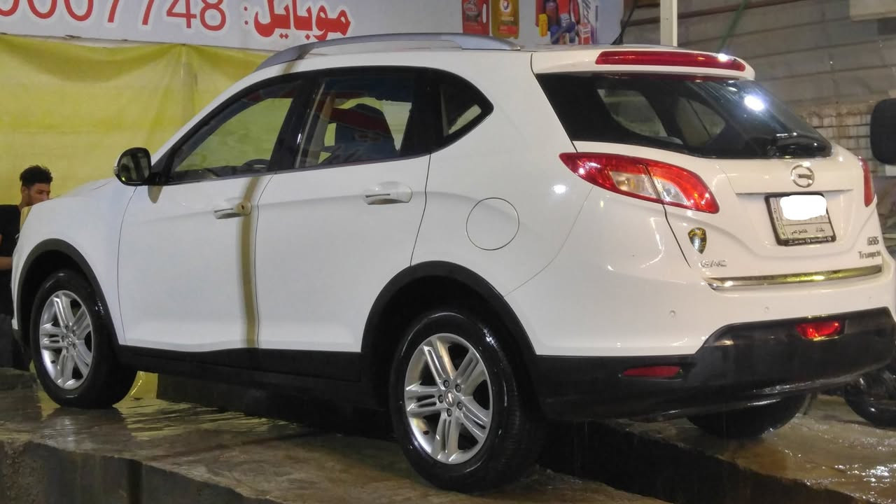 سيارة GAC GS5  ترمبشي موديل 2016  . السيارة استعمال شخصي على وضع الشركة مواصفاتها محرك 2000 سي سي تنفس طبيعي تعمل بالبنزين العادي الكير سي في تي . الكير والمحرك من شركة تويوتا . الكهربائيات والتبريد من شركة بوش الالمانية والتبريد يعمل بكفائة. لم ابخل عليها ودائما اعود للشركة فى بغداد للصيانة لكي. ابقيها تعمل بكفائة الشركة. اشتريتها من الشركة وهي على ايدي. فيها تحكمات ستيرن بالسرعة والراديو . التبريد فيه مناخان للسائق والراكب. السبير ما نازل ودائما اشتري تخم كامل عندما تستحق اطارات جديدة . الجام اتو . تنبيه للسرقة . صدر مبدل شركة. السيارة جاهزة وفيها تصليح بارد قليل فى الباب بجوار السائق . سيارة تدوم عمر وهي من اقوى السيارات الصينية التي صنعت لتنافس السيارات الامريكية . رقم التلفون  ***********  السعر 105$ النجف, العراق
