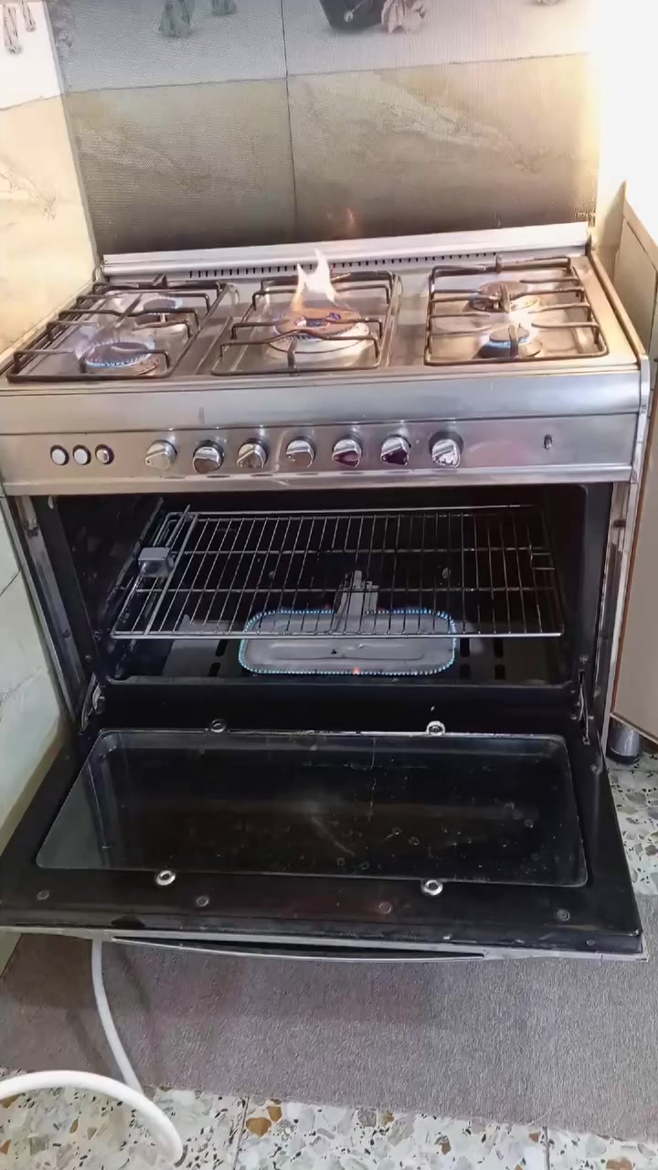 طباخ أيطالي5 عيون كلة شغال نضيف وجديد فرن شغال ب 260 وبي مجال بسيط


**إذا كنت صاحب هذا الإعلان وتريد حذفه لأي سبب، رجاءا أرسل رسالة إلى الدعم الفني**