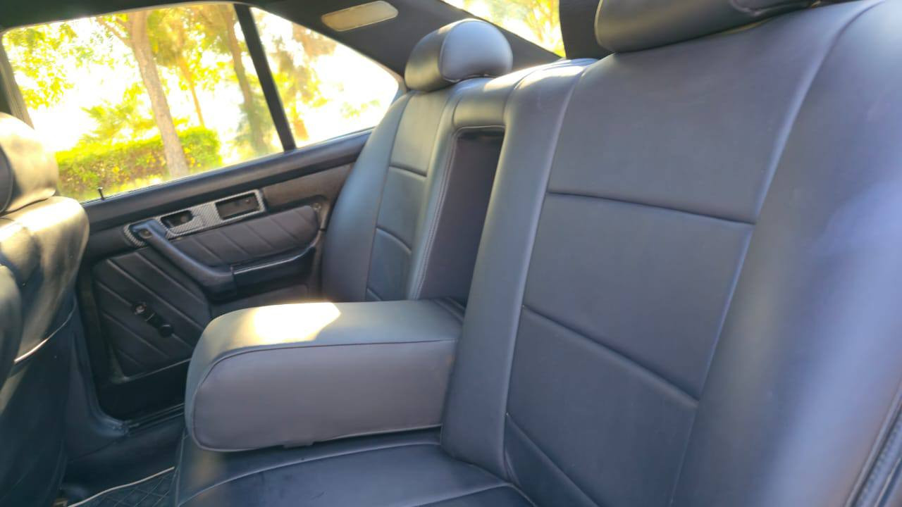 BMW مۆدێل ١٩٩١ مەکینە کەبس ٥۲٥ گێر ئۆتۆماتیک گێروومەکینەی بێ عەیب  و تەبرید ساردو گەرم لەسەر سویچ هەمووگیانی مەزبووە چوار تایەی تازەی لەژێرە پێشوو دوای  تەقەورەقەی نییە سەیارەکە پاک و جوانە و سبوغ کراوەتەوە لەسەر ساغی و بێ لێداراوی ڕەنگی سەیارەکە مێوژییە ( عەنەبی )  رەقەمی سلێمانییە تازەیەو تەحویل و غەرامە بەشەرت 
***********
