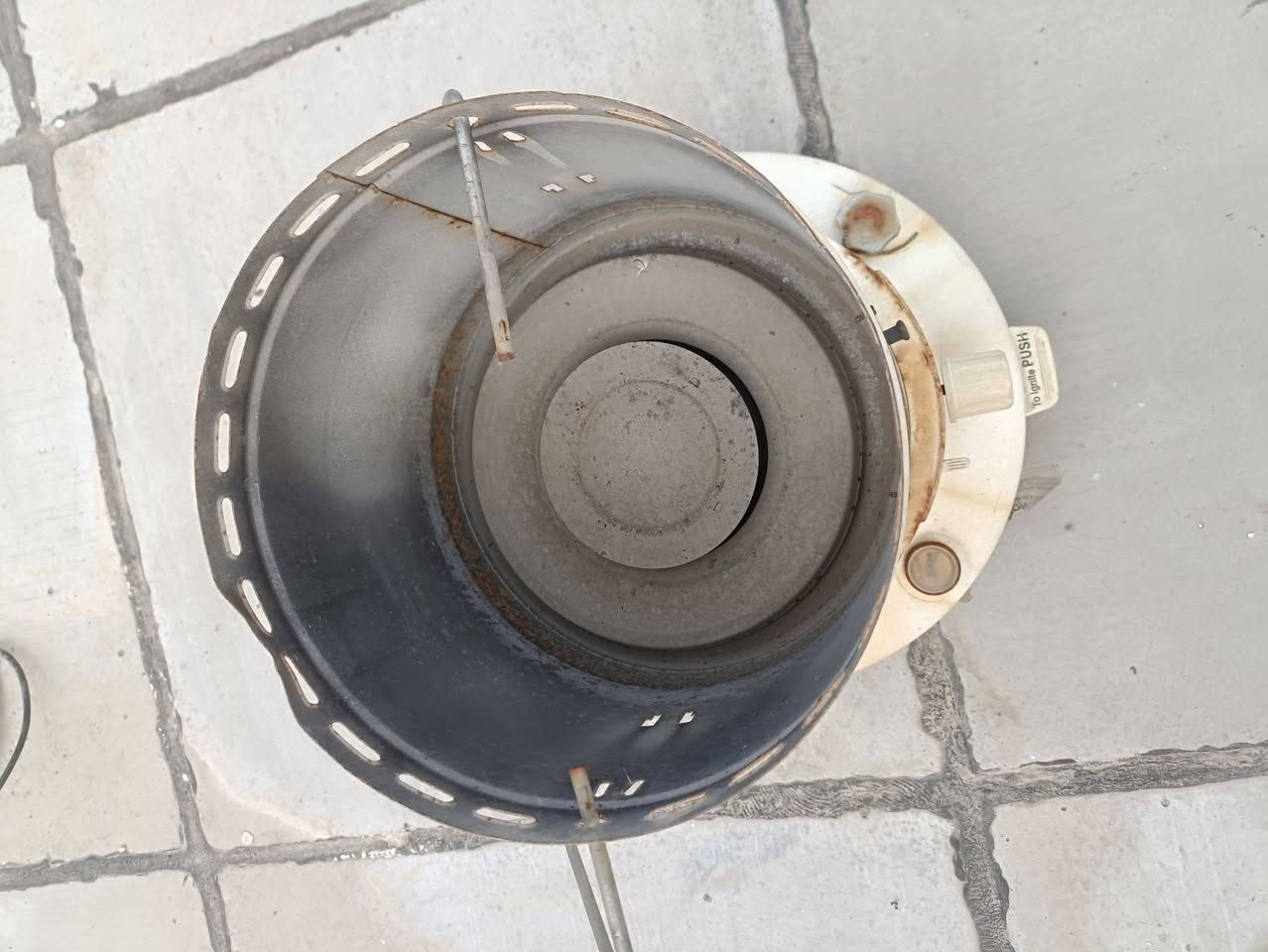 صوبه سعره 20الف وبيهه نفط مكاني أبو دشير شارع الزيتون
***********
