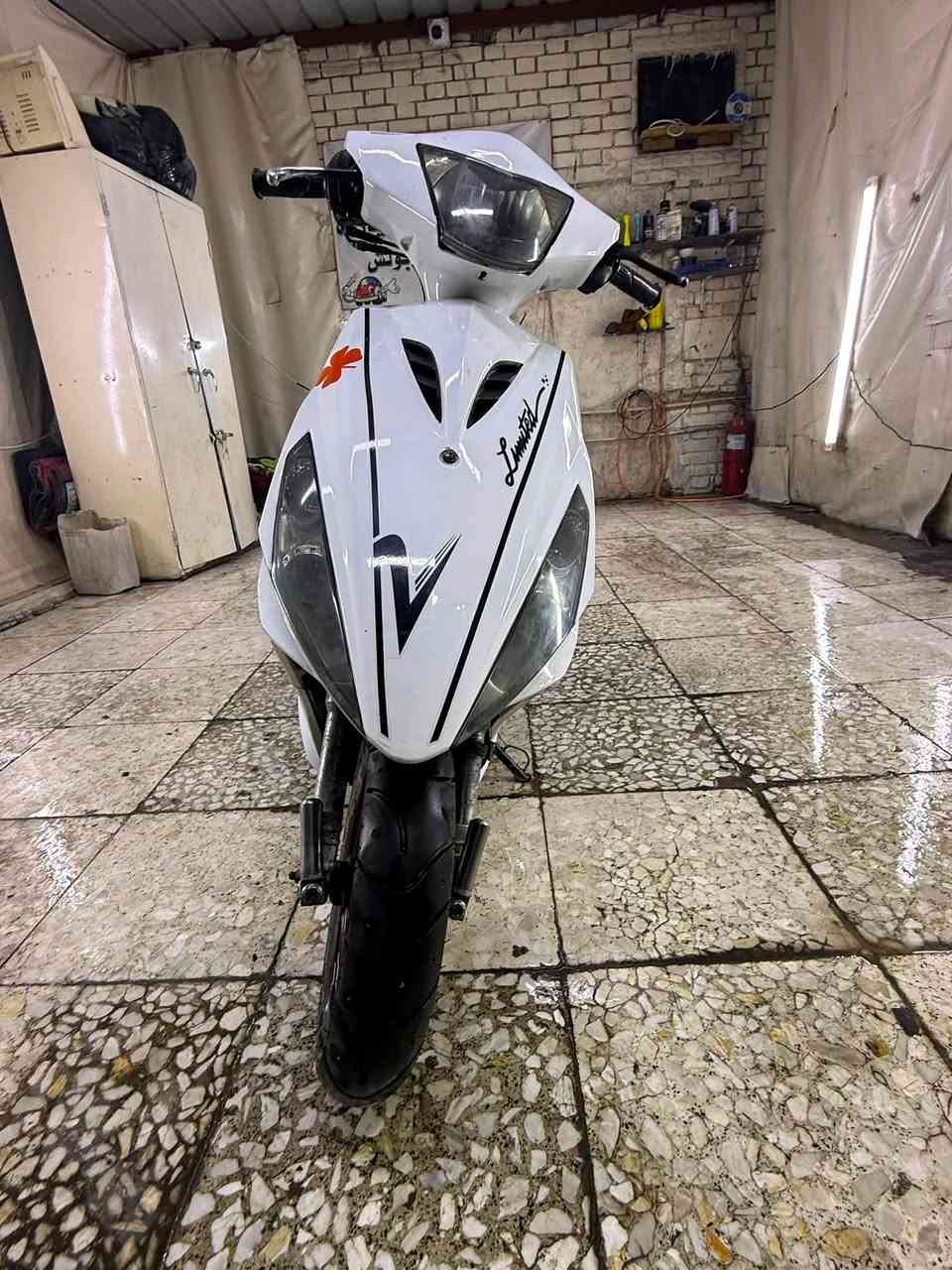 السلام عليكم
للبيع ماكس مضلع نوزل بوشه 49 كلشي بيها بلادي نكره سلف كلجات امامي خلفي بلاديه نوزل جيوتر كله بلادي صدر امامي خلفي بلادي وشغال وياله تايرات امامي خلفي اصليات بريك امامي خلفي كله كامل قفل جوزه قفل ستيرن شغال قفل جنطة شغال كهربائيات لايت سلف شغال نكره بكل وقت لايت امامي خلفي حساس بريك شغال لدات اماميه شغاله اشاير يمنه يسره شغاله هورن شغال شاشه دشبول كله شغال كفرات مبدله جدد سوادات بلادي - باقي الدراجة موضحه بالصور ملاحضات بسيطة بيها للاستفسار ع الرقم واني حاضر السعر المطلوب 550 وبيها مجال العنوان بغداد حي الجامعة 
***********
***********
