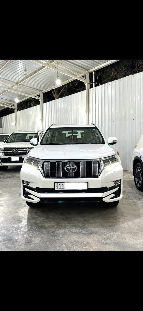🚗 السلام علكيم للبيع او المراوس حسب القناعة
Toyota Land Cruiser Prado 2023

  تويوتا لاندكروز برادو 2023

رقم السيارة بغداد 

  🛣️  المسافة المقطوعة      - 36,000   الف كلم فقط 

------------------------------------------------------------ 

✅ المواصفات:  VX فول مواصفات 

 

✅ الموديل: 2023 
✅ الحالة: كفالة عامة من كلشي

ساس اصلي ام الضمان 5 سنوات 

✅ المسافة المقطوعة 36,000 الف  فقط
🔹 ثلاث قطع تبريد 
🔹ثلاجة 
🔹 كشنات كهرباء 
🔹 مقاعد عدد 7 
🔹 حجم المحرك  V6 
🔹 مفتاح التشغيل بصمة 
🔹 إشارة ترحيب بالدوسات 
🔹 فتحة سقف سلايد روف 
🔹 شاشة اصلية كامرة دوراة 
🔹 فوريل 
🔹 شاحن واير ليس
🔹 حساسات أمامية وخلفية لسهولة الركن والقيادة الآمنة 

📍 السيارة متوفرة في بغداد - الكريعات 

📞 للأستفسار الاتصال على الرقم ***********
