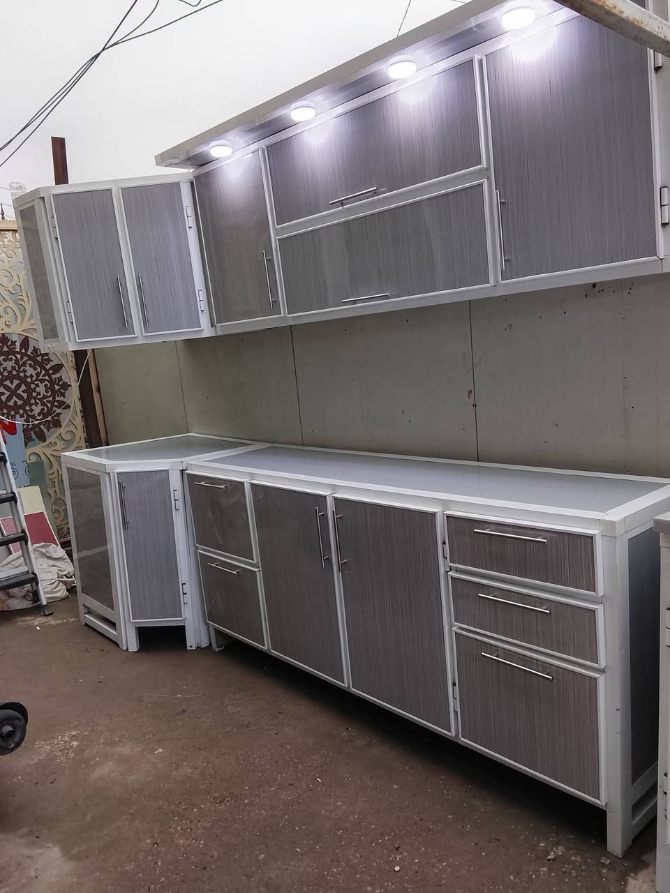 كاونتر خمس قطع فقط السنك مرمر تفصال درجه اولى اي ضرر ما بي العنوان بغداد الشعب الرقم /***********
