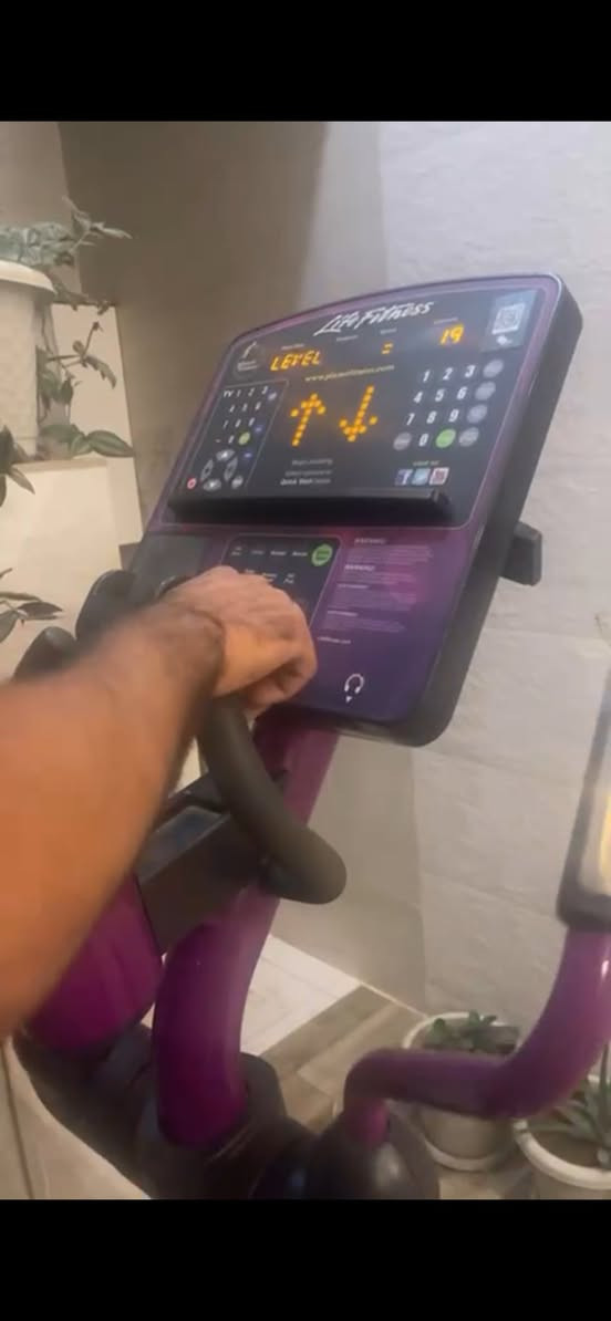 كروس جديد لايف فتنس امريكي اصلي
شرط نظافة 99‎%‎  مستعمل كلش قليل

590 دولار وبيه مجال بسيط
مكاني طوز خورماتو /صلاح دين 

ماسنجر او اتصال على رقمي وعليه واتساب 

***********
