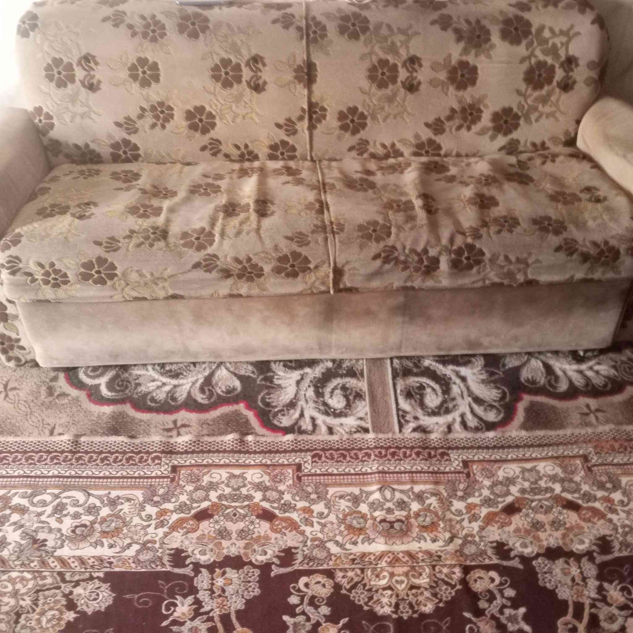 السلام عليكم تخم للبيع نضيف متكون من قنفتين كبار و اربع كراسي السعر 250 وبي مجال العنوان محاويل /ابو سديرة للتواصل على الخاص


**إذا كنت صاحب هذا الإعلان وتريد حذفه لأي سبب، رجاءا أرسل رسالة إلى الدعم الفني**