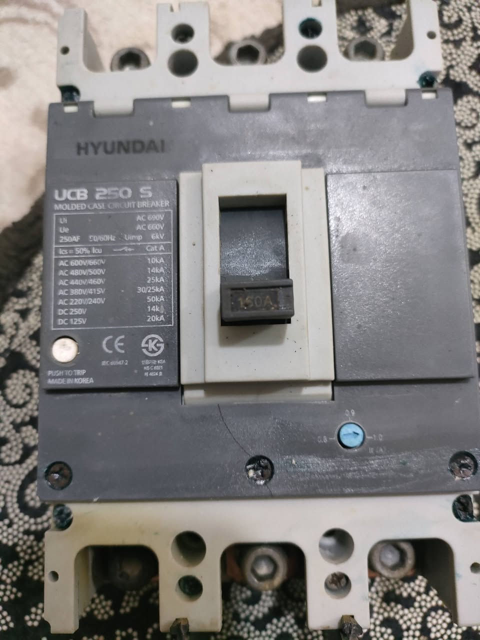 سيركت  اصلي هونداي  160امبير  السعر 40الف
ضفيره كهرباء 25متر السعر 70الف 
***********
