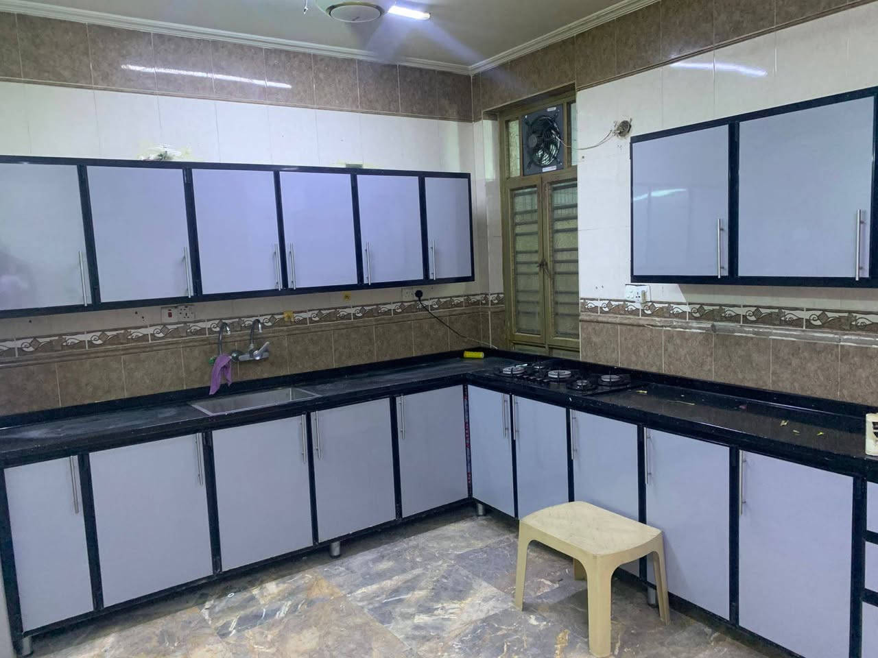 كاونتر المنيوم ومرمر اربع قطع نضيف جدا شغل توصا حطاطة حوض السنك سل استيل اصلي سعر ٧٥٠ 
سنك ٣ متر
ملحق ٣ متر
كاونتر مترين ونص
ملحق متر ونص


**إذا كنت صاحب هذا الإعلان وتريد حذفه لأي سبب، رجاءا أرسل رسالة إلى الدعم الفني**