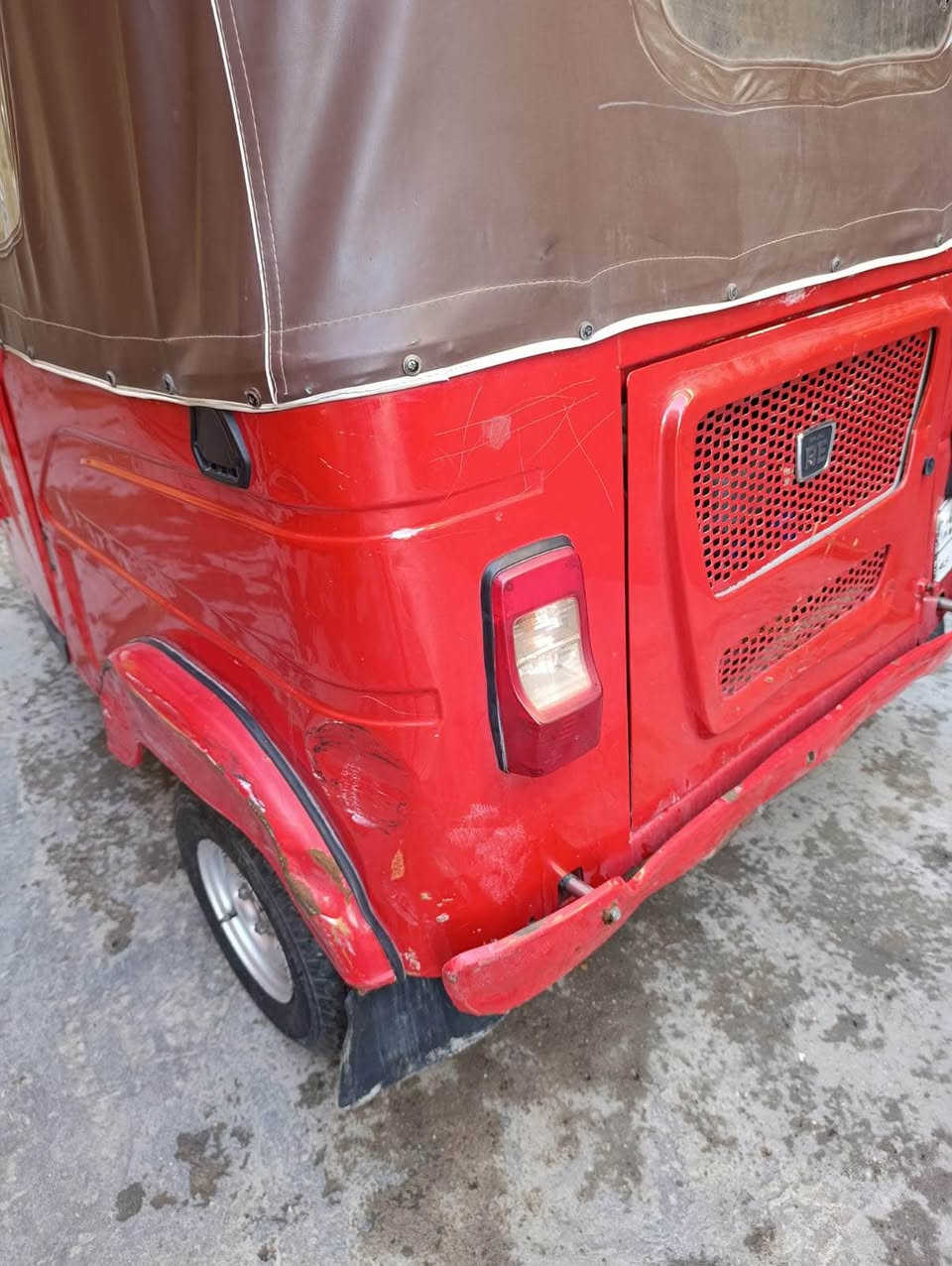 تكتك موديل 2022 للبيع
شهر 4 مرقمة تحويل ثاني يوم 
السعر 9 مليون وبيها مجال
للاستفسار الاتصال على *********** Colombo, Sri Lanka
