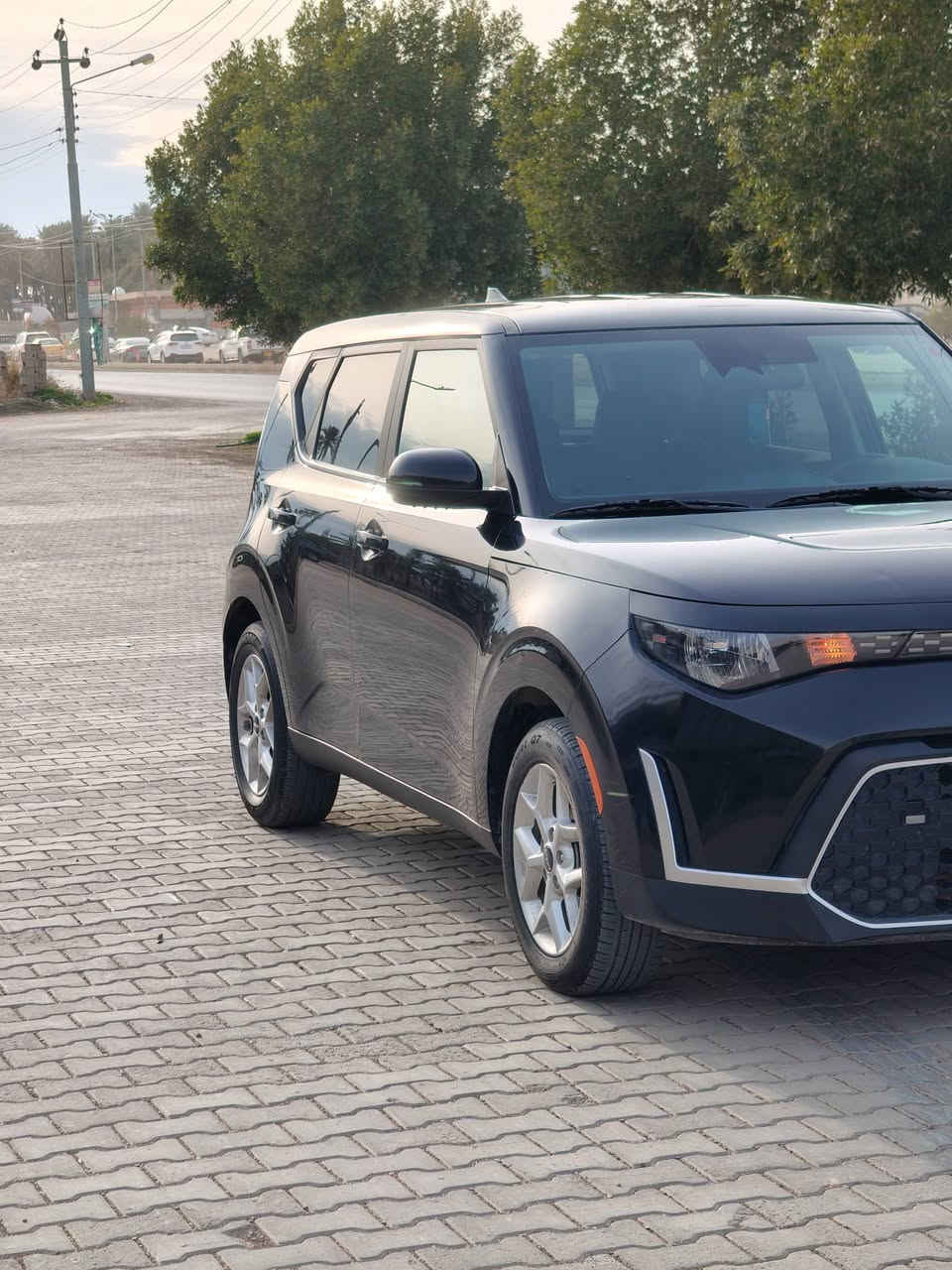 KAI..SOUL..2023
كيا... صول... 2023     
سياره تعتبر كلين بدون صبغ بدون ايرباك بدون تبديل (سونارالسياره مرفق داخل المنشور ورقم شاصي وصور الحادث ) سياره بعده وضع شركه ماشيه 17 الف فقط
🔴مواصفات🔴
لون أسود 
محرك كبير  حجم 2000 دوش 
رادار امامي توقف ذاتي +تحديد مسار 
رادار جانبي توقف ذاتي
 ايقاف تلقائي للمحرك تقليل صرف الوقود
شاشه Car play
شاشه  دجتال
انظمه قياده.(Normal+sport)
 كاميرا  خلفي
كير أوتو + Sport
تحكم أستيرن جهتين 
كروس مثبت سرعه
ويل كروم حجم 17
لايتات فول زنون
السعر 158 وبي مجال بسيط 
...............................................   
رقم  سليمانيه  باسمي شرط تحويل 
رقم دولي جديد سنويه لغايه 2030
كير محرك شرط الفحص   
 مكان السيار... ديالى ..خانقين..
للاستفسار اتصل وتدلل 
***********
