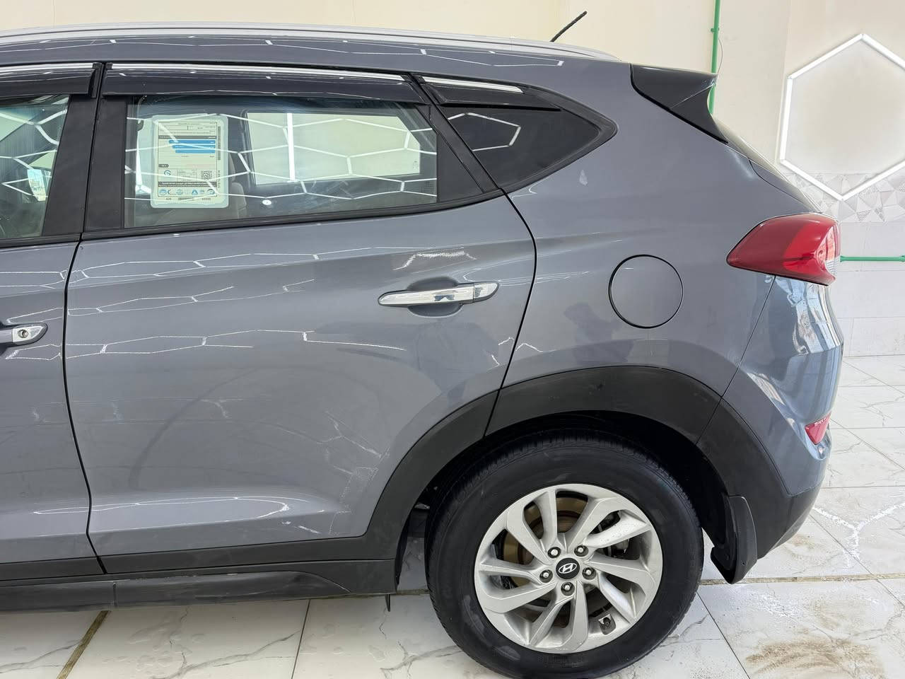 توسان 2016 بدون دواخل. مكينه دوش  بدون ارباك تخم تاير حداديه كل   نقص مابيهه ماشيه 130 مكاني كربلاء *********** السعر 135
