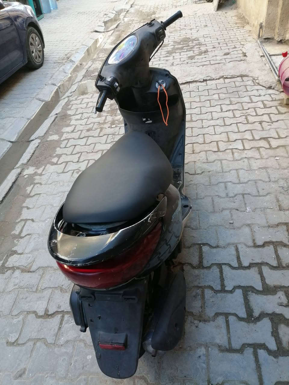 بريز كابريتر اصليه شغاله سلف هندر كهربائيات كله شغال  بريكات دبلادت كله شغال عده كيج سرعه واكف ومال بانزين دراجه نضافته واضحه كدام العين وناعمه  السعر 500 وبيه مجال قليل المكان الحريه الاتصال ***********
