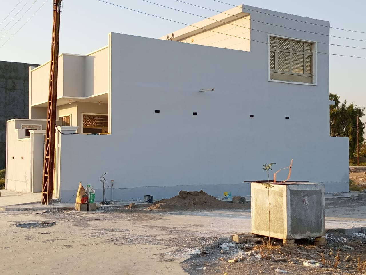 🏡 فرصة مميزة للبيع في بعقوبة – منطقة أم العظام 🏡

إذا كنت تبحث عن دار جاهز للسكن بموقع متميز، فهذه فرصتك.

📍 الموقع: بعقوبة – أم العظام، قرب مزرعة حكاية وجامع سيد إبراهيم.

✅ المساحة: 100 متر
✅ الابعاد: (8 × 12.5)
✅ ركن
✅ غرفتين نوم
✅ صالة
✅ مطبخ
✅ غرفة استقبال
✅ صحيات داخل وخارج
✅ بناء حديث وجاهز للسكن
✅ ضمن منطقة سكنية مخدومة
✅ سند 25

دار أنيق ومناسب للعوائل، يتمتع بموقع هادئ وقريب من الخدمات الأساسية، وجاهز للسكن الفوري.

📞 للحجز والاستفسار الاتصال بنا.
***********‬‏
***********
