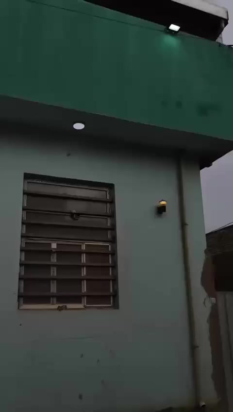 قطعة مساحته الكلية(٣٠٠م) واجهة (٢١.٥) نزال (١٤)في البراكية شارع المطار  القديم تحتوي على جامع/ وبيت/ وعرصة/ للبيع سند (٢٥) طابو زراعي.... 
مقسمه الى :
_بيت مساحته (٧٠ م )
_الحسينية (٨٨م)
_العرصه فارغة (١٠٠م )( ٧.٥×١٤ )
((تباع كامله او البيت والعرصه فقط  الحسينة هدية))
ملاحظة:البناء فوق الدرجه الاولى وتبعد عن شارع العام(١٠٠ م)
 للاستفسار (***********)يتوفر وتساب
