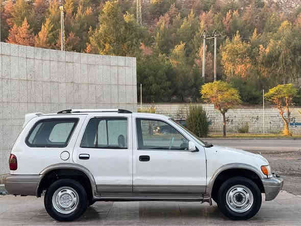 بِسْمِ اللهِ الرَّحْمَنِ الرَّحِيْم

کیا سپۆرتاج 2001.  مەکینە ١٦ بەخ و تەبردی سارد و گەرم ❄️🔥. دەبڵ ئەکسل تەنها قورسەکەی ئیش دەکا 

حلووج ماڵی مەدەنی بەشەرت
دەحامی بۆ دەحامی بە شەرت وبەزەمان 
سەیارەیەکی تا بڵێی نەرم و نۆڵ و خۆشە 

هەتا بڵێی توندو تۆڵە 
گێڕ مەکینە ئەکسل تەقە و ڕەقە بەشەرت 
موس بڕاوە لێدراو وەرگەڕاو بەشەرت 

نوکە دەرزی دەحمی نیە 

کامل گێچەکانی ئیش دەکا 
٤ جام کارەبای 
بەردەرکاو داژبوولی لۆک لۆکە 

٤ تایەی جەبەلی

لایت بەرزی و نزمی فڵچە و چواری و کارەبای کامل بەشەرت

تەنجیل و موکەبەڕەی دەرەجە یەکی لەسەرە 
هەتا کوشنەکانیشی بیلادین 

قفڵ مەرکەزی و تەرتیبات 

گەرمیەکی لەسەرە لە دەرەجە ٢ لەبەری ئیدارە ناکەی دەیکاتە حەمام 

سەیارەکە ماڵی دۆستە. تا بڵێی مەزبووت و جوانە 

لەخزمەتان دام سحرێکی وام داناوە خوار هەموو بازاڕ. و دەستی دوو 
 شوێنمان ڕانیەیە لە خزمەتت هەموو لایەک داین 

قفڵ قفڵی ١٨$ گەڵایە ماڵی زستان و شاخ و کێو 
ژ.م ***********
*********** رانية
