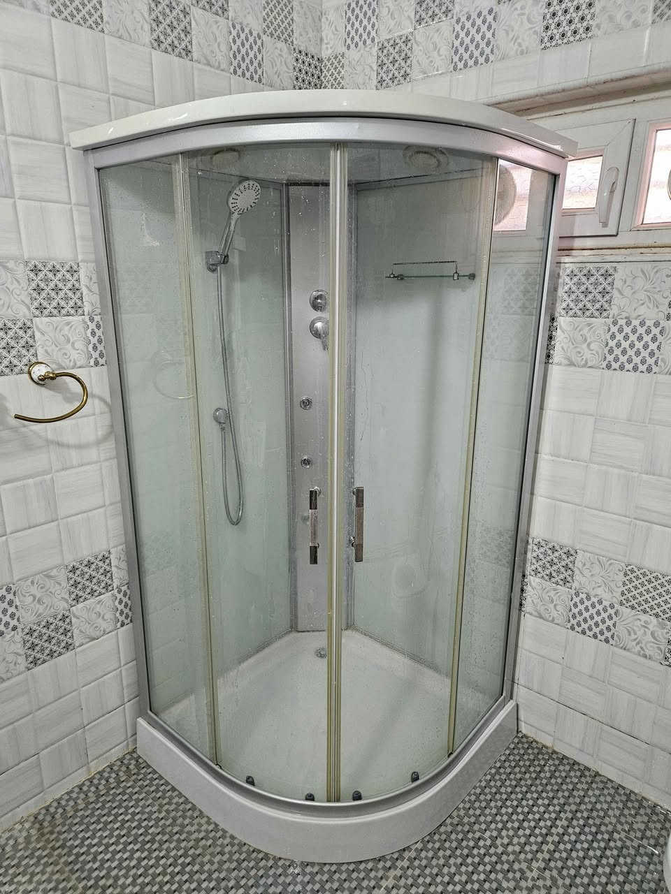 شور حمام زاوية سقفي و تلفون و جانبي للبيع الابعاد متر في متر للتواصل 
078 55 979 272
مستعمل نظافة متوسطة 
السعر ٢١٥ الف شامل التوصيل داخل كربلاء الشد عليكم كربلاء, العراق
