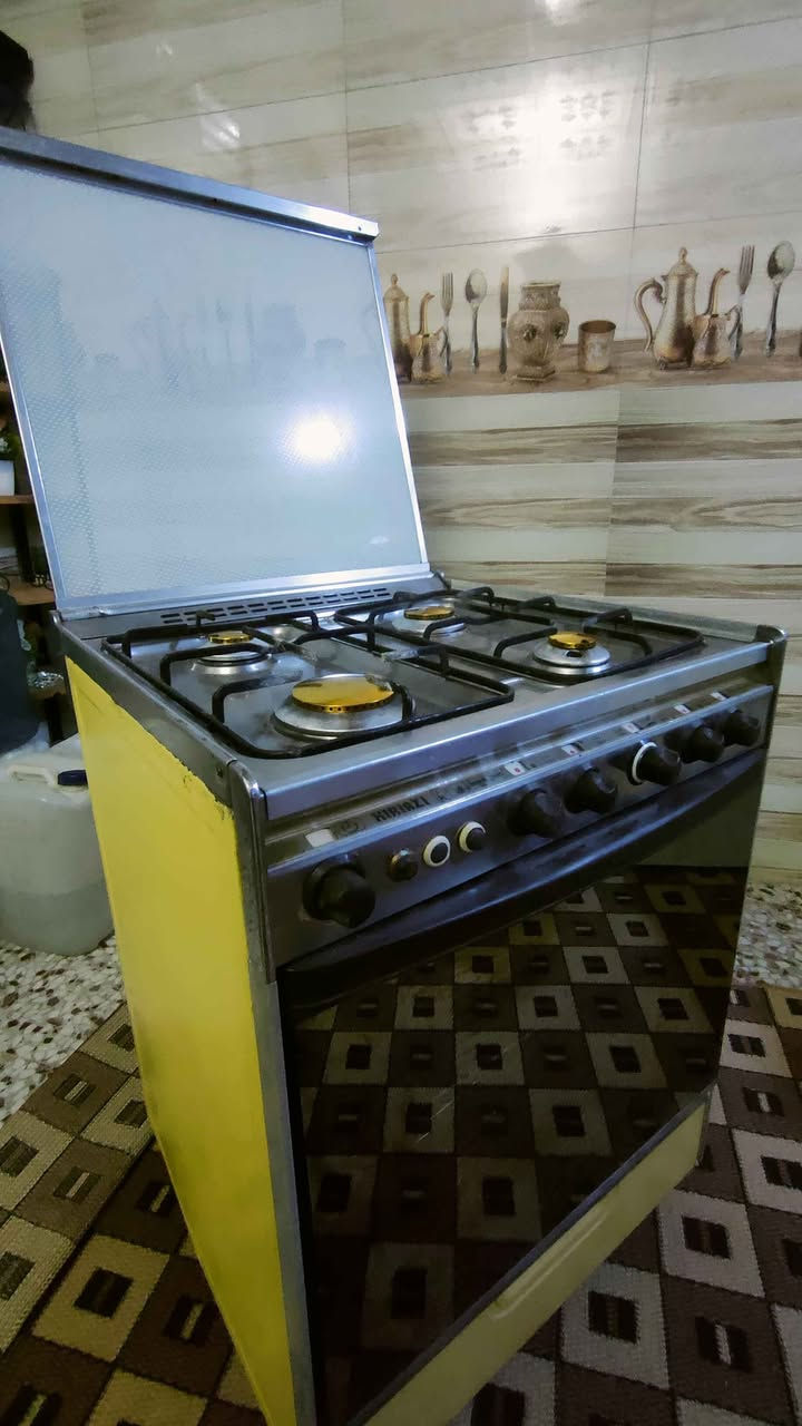 طباخ كريازي مصري الباب الأول بحالة جيدة جداً
كامل كله شغال وعلى الفحص 
السعر 150 ألف/ النجف الأشرف . النجف, العراق


**إذا كنت صاحب هذا الإعلان وتريد حذفه لأي سبب، رجاءا أرسل رسالة إلى الدعم الفني**