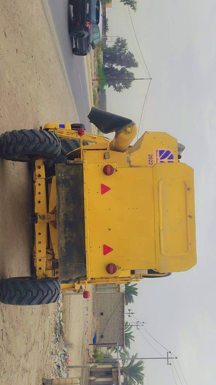 السلام عليكم حاصده نيوهولند 2006رقم اربيل انكليزي سنوية 2030خمسة بلم تاير26الامامي والخلفي20اكسن سلايت طبله 15فوت مكينه جاهزة للحصاد العنوان نجف ناحيه الحريه الاستفسار على الرقم ***********
