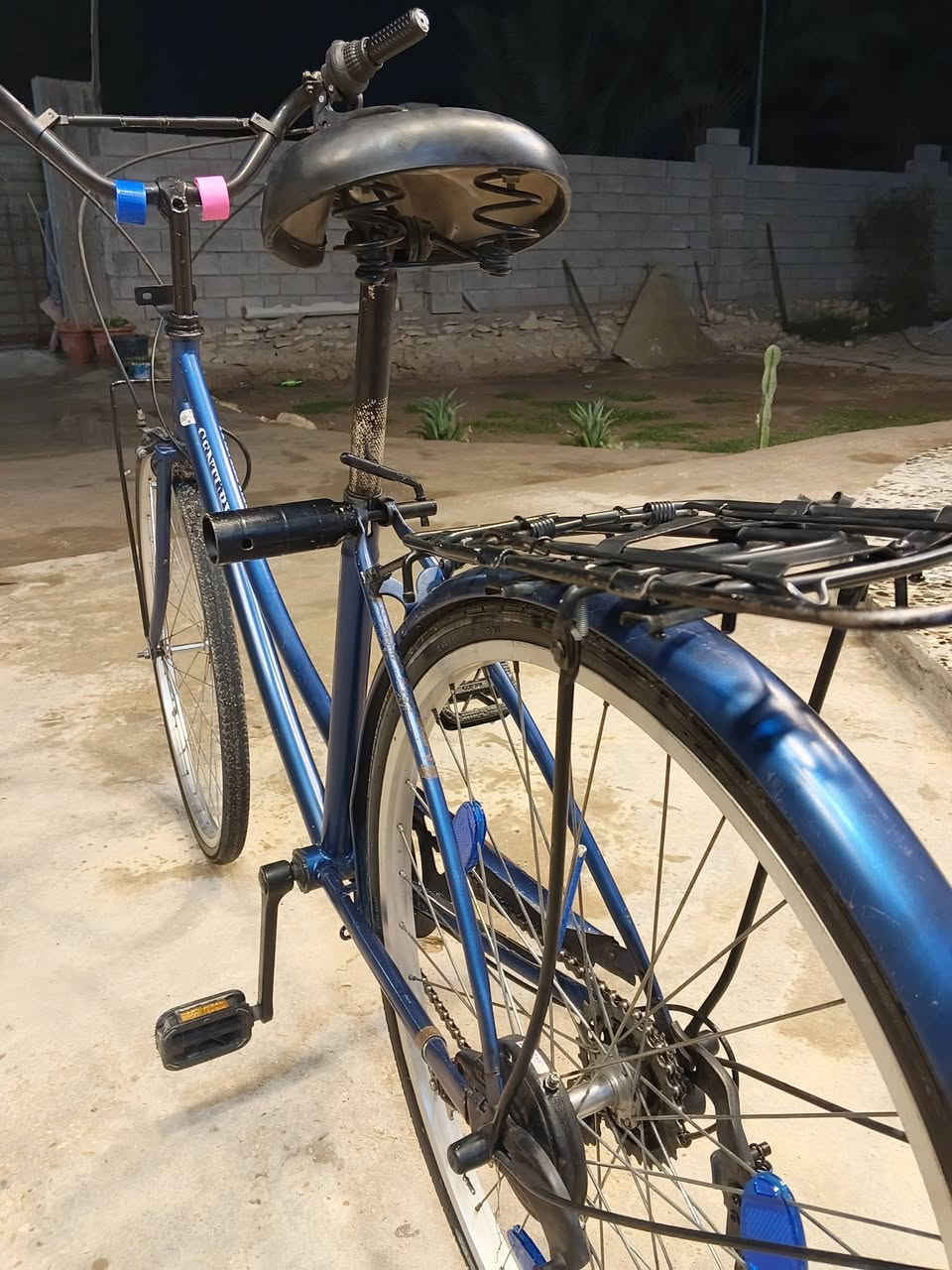 سلام عليكم للبيع باسكل ياباني شركه بعده جديد تخم تاير بريكات شغاله  حجم26 كير6نمر شغاله شاصي موزه لمرغوبه مكاني بابل جبله سعر خاص للسفسار ***********
