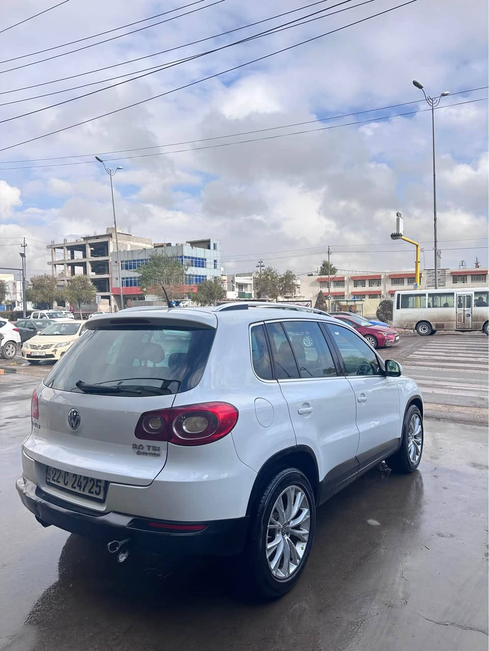 تیگوان مۆدیل ٢٠١١ بێ بۆیاخ فول مواسەفات بەس سلایت نیە ئۆتۆ هۆڵد ٤ جام کارەبا ڤۆلیۆم بەناو کردن بە شەرت سەنەوی نوێ بەس هەزەی بەسەر چوە  
*********** أربيل, العراق
