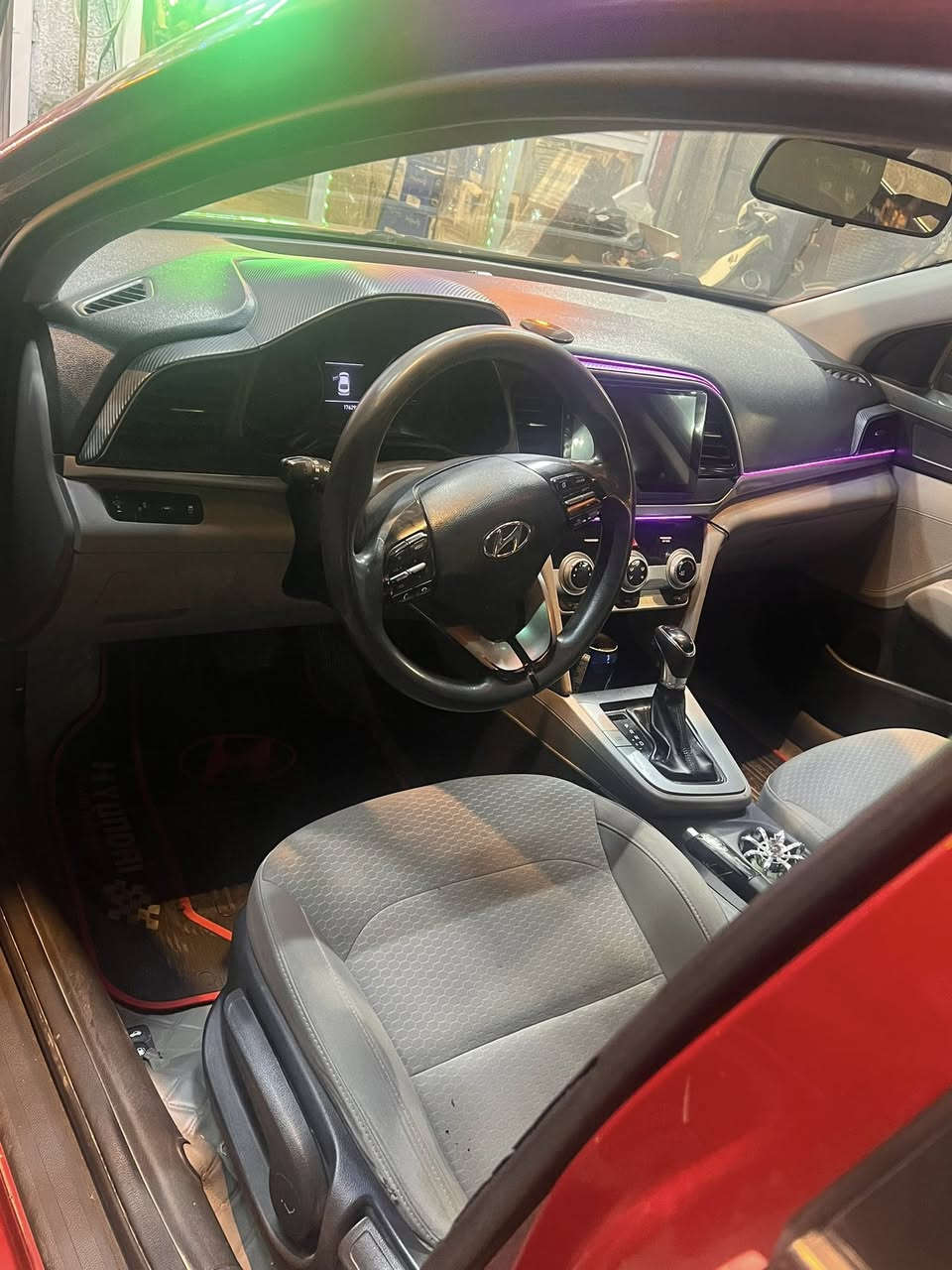 السلام عليكم للبيع النترا 2019 شكل ال20 
بيها 3 قطع صبغ بدون دواخل 
ايرباك دركه فقط 
يرادلها ترتيب بسيط 
السعر 110$ 
العنوان بغداد 
***********
