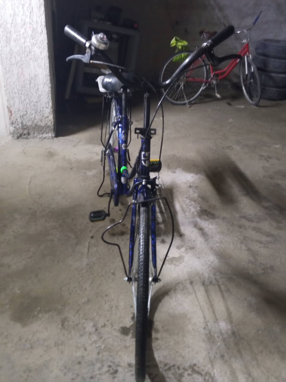 السلام عليكم 
بناتي موشم للبيع نضافه 90/100 تاير وجوب خلفي اليوم بدلتهن جديد بريكات امامي خلفي شغال وياله بدون عواج قفل تاير وخفيف وسريع مابي نقص)..... 

(بناتي احمر نضافه موكلش نقصه بس تاير وجوب ويده بريك سعره 35 وبيه مجال اذا تاخذهن ثنين انزلك من سعر مكاني بغداد الحريه الدولعي للاستفسار ***********
