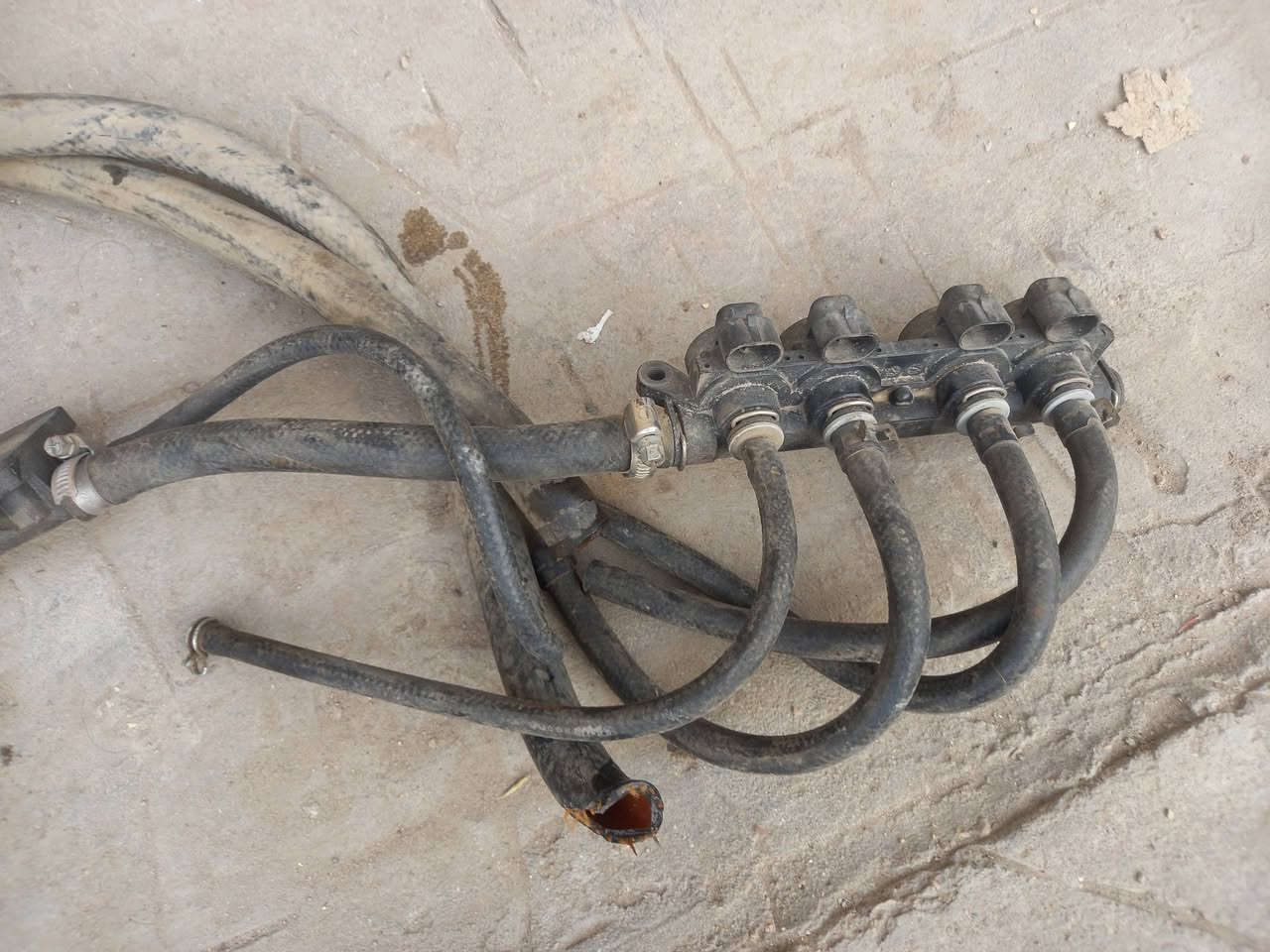 سلام عليكم ياطيبين منظومه غاز للبيع السعر ٢٠٠بي مجال استفسار *********** مكاني شعب
