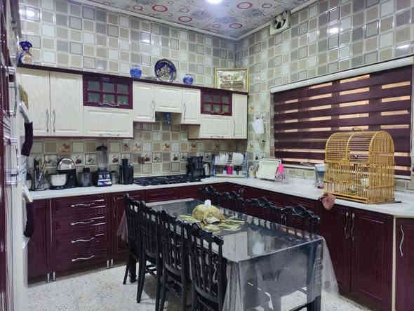 #عروضات_مكتب_قصر_نينوى
 دارن للبيع حي الملايين الأولى قرب ابيوت العناز

المساحة ⬅️250
واجهه15 السعر مناسب 
الطابق الاول ◀️غرفتين  نوم وغرفت طعم صحيات وهول واستقبال ومطبخ 

الطابق الثاني ◀️ثلاث  غرف نوم   وصحيات واهول وبيتونه  

ملك صرف شارع تبليط بعرض 12 اتجاه شروق 

للاستفسار اكثر مراجعه مكتب قصر نينوى  او الاتصال على الارقام التاليه

نستقبل عروضكم العقاريه على الماسنجر أو الواتساب 
 
***********                                 
 
***********  واتساب                        ‬
