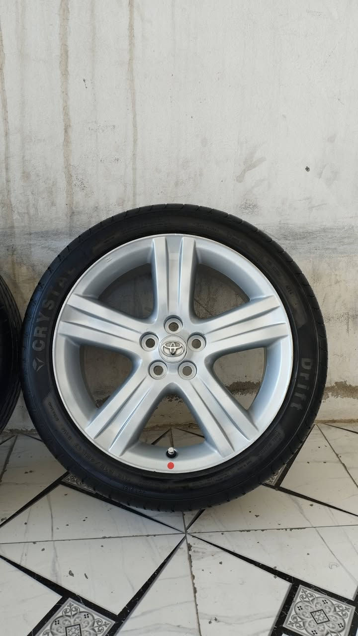 اسلام عليكم اخوان سعر 350 الف كلش مناسب واصل وجب جديد طخم ويل تايرات حجم17 شريكة أصلي بلادي مال كورلا جوكر يرهم من كل موديل  لا كسر لا لحيم لا عواج طخم تايرات اخو جديد 215/45/17 إنتاج 2024 فقت من تك تاير بي عنجور سعر طخم 350 الف ا عنوان كركوك قادسي أو لا يم نادي سولاف رقم اسيا بي واتساب *********** ***********
