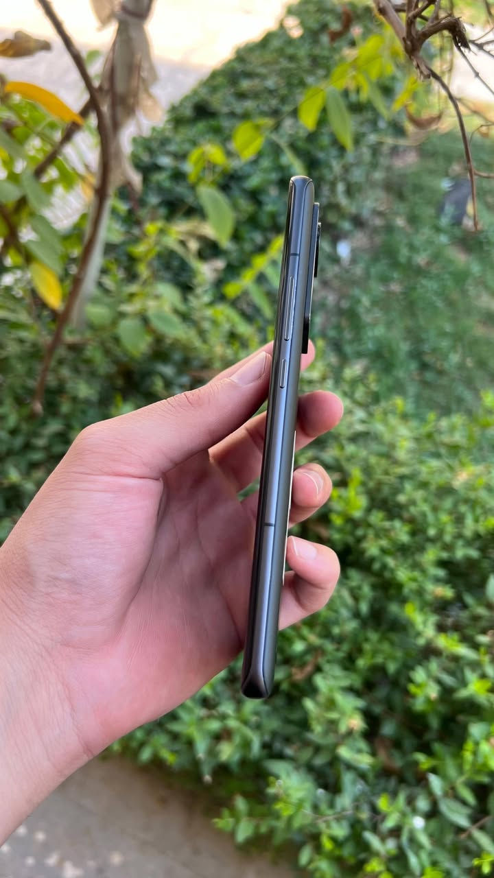 Xiaomi 12 Pro
شاومي 12 برو نسخه صينيه 
الشاشة: سريعة وموفرة للطاقة نوع LTPO AMOLED بدقة 2K وتردد 120Hz.
المعالج: الرواد Snapdragon 8 Gen 1 (أداء عالي للألعاب).
الكاميرات: ثلاثية خارقة بدقة 50 ميجابكسل لكل كاميرا.
الشحن: صاروخي 120 واط (يمسح الفول بـ 18 دقيقة).
الذاكره 256 رام 12+12
نظافه 100/100 كامل ملحقات مع الكفر الاصلي السعر 280 وبي مجال مكاني بغداد شارع فلسطين


**إذا كنت صاحب هذا الإعلان وتريد حذفه لأي سبب، رجاءا أرسل رسالة إلى الدعم الفني**