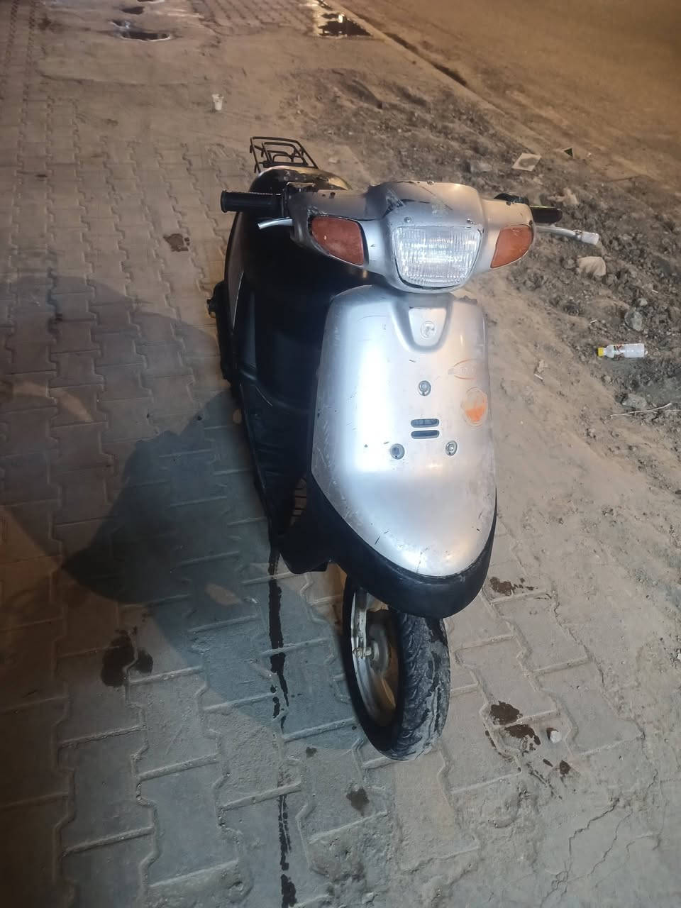 سلام عليكم دراجه حلوه ونضيفه
مستعجل عله بيعتهه ١٧٥ 
مقابل كراج لموحد 
***********
