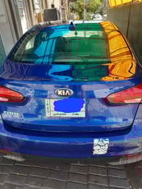 للبيع فورتي وارد أمريكي بدون حادث فقط الدوسمه اليمنى صاعده رصيف ومحكوك...