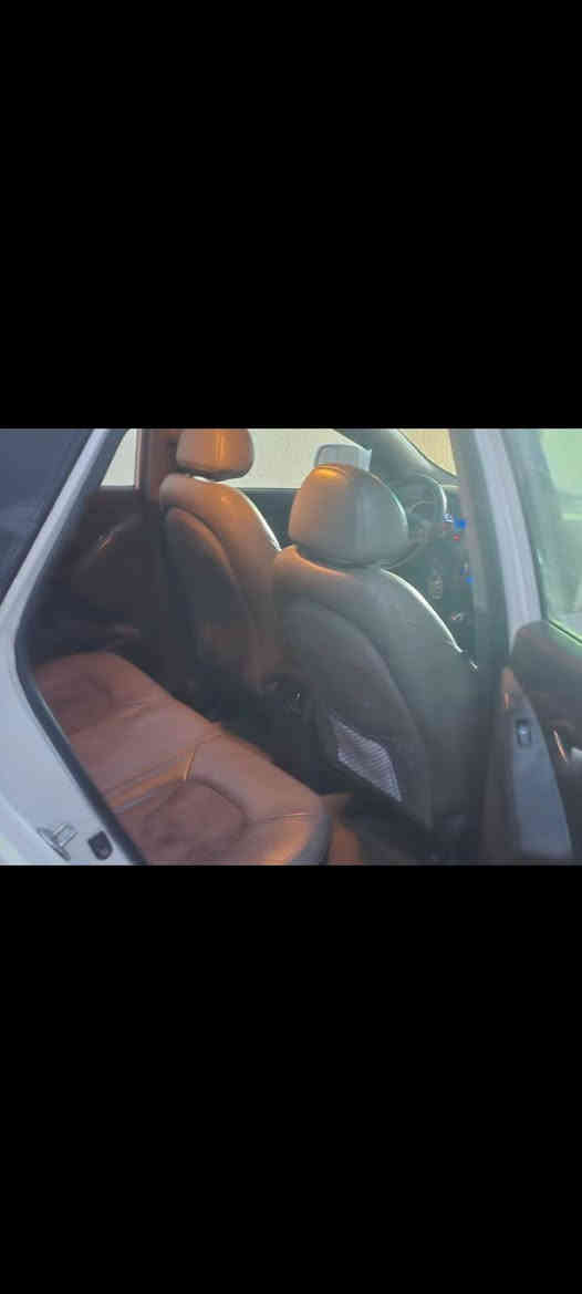 توكسان موديل 2015 وارد امريكي محرك GDi
تخم تاير جديد صدر جديد العنوان غزاليه شارع المرور مكلف بالنشر  التواصل على الرقم ***********
