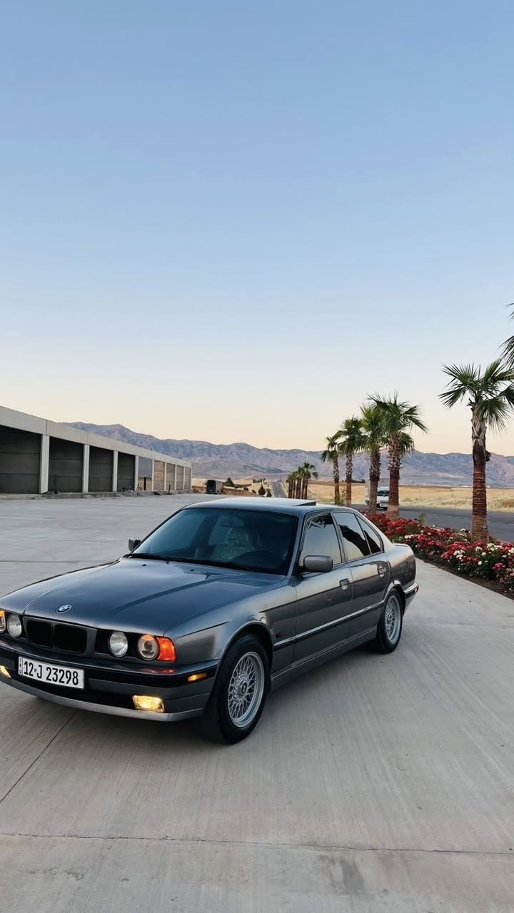 سلام عليكم بي ام موديل 1994مكينه 520كبس كير عادي سبخ عام جمليه بدون ثربا كفاله عاما رقم وسنويا جديد رقم نينوى سعر 60ومجال رقم ***********
