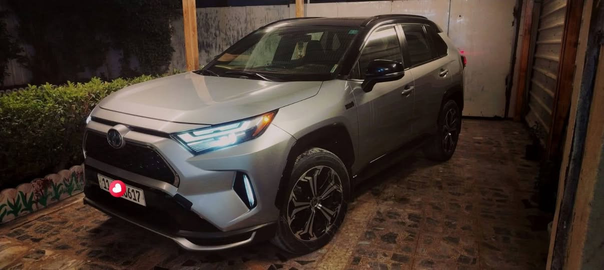 آلَسِلَآمً عٌلَيَکْمً
راف فور 
2022
xse توكلار برايم بلك-ان 
------------------------------------
وارد امريكي: كلين تايتل كفالة عامة حادثها بل صدر (البدنة وقاعدة البدنة) فقط (لغود شواصي ايرباكات) كلة كفالة وبشرط
------------------------------------
 مكينة cc2500 كفالة وبشرط من كل النواحي 
القدرة الحصانية (320)حصان 
وتجي بثلاث انضمة(كهرباء فقط-بانزين فقط-هايبرد) 
ونظام الكهرباء بي شحن منزلي ينطي من 55الى 60كيلو الشحنة الوحدة والشاحنة وية السيارة 
------------------------------------
مواصفات السيارة 
1-دخول ذكي 
2- فتحة سقف (سلايد روف) 
3-كشنات جلد حضن (لون اسود واحمر) 
4-كشنات كهرباء عدد 2
5-كشنات هيتر تدفئة 
6-شاشة امامية كبيرة 
7-كيجات وشاشة الكترونية لسرعة ونظام التنبيه
8-مثبت سرعة 
9-مانع انزلاق 
10-نظام AWD فور ويل 
11-رادارات جانبية 
12-هيتر تدفئة في الستيرن 
13-جنطة كهرباء 
14-جام اوتماتيك 
15-تبريد مناخ منفصل
16-لايت زنون عالي ناصي 
ومع لد LED 
وبعد هواي هواي مواصفات 
-----------------------------------
السيارة ماشية 60مايل وعلى ايدي بشرط وادامة كاملة عليها 
والسيارة مسويلها عازل حرارة وصوت سعرة 10ورقات 
-----------------------------------
السيارة رقم بغداد انكليزي بسمي شخصيا وتحويل ثاني يوم هزة جديدة وسنوية 2029
-----------------------------------
السيارة كل تفاصيلها موجودة ومذكورة 
-------------
مكان السيارة بغداد الكرخ 
***********
***********
فقط الكورك بي واتساب
