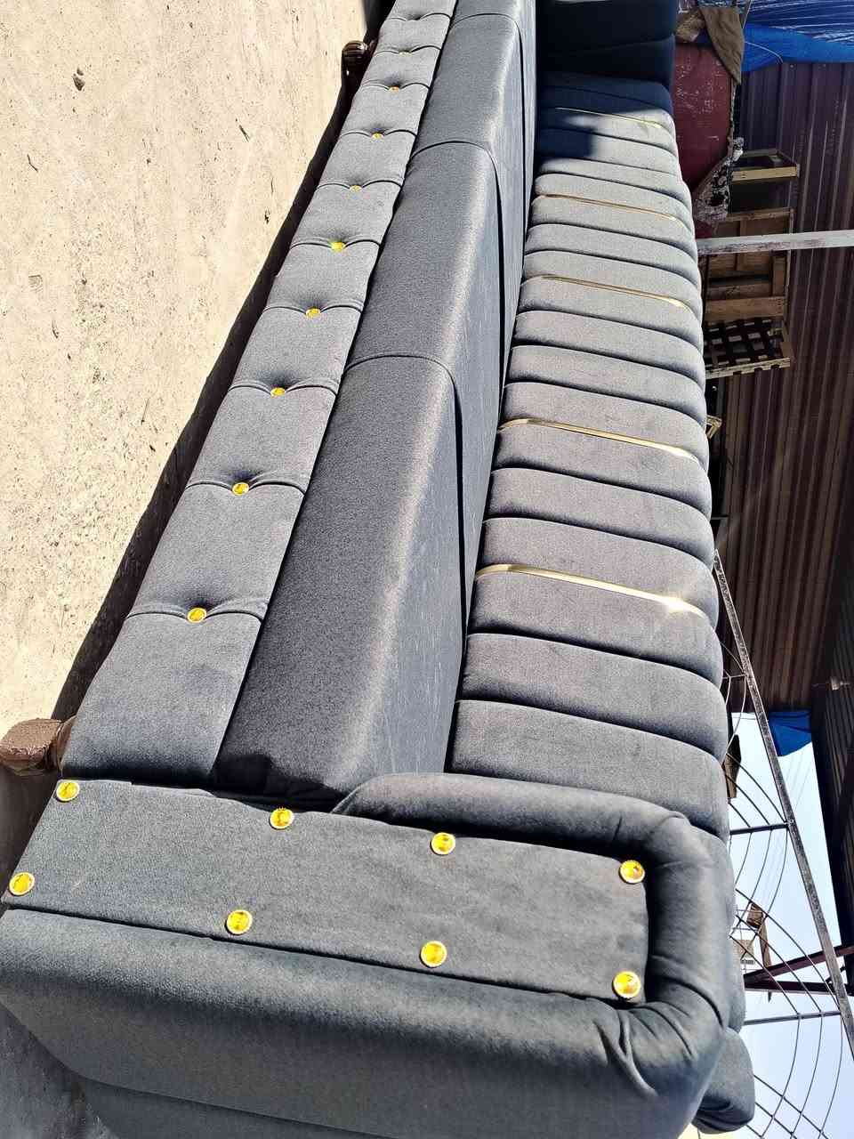 عمل كافه انواع القنفات والديوان وتجديد الديوان المستخدم تبديل سفنج +قماش+فصال حسب الطلب الموقع الحود قرب محلات ابو عمرو ***********
