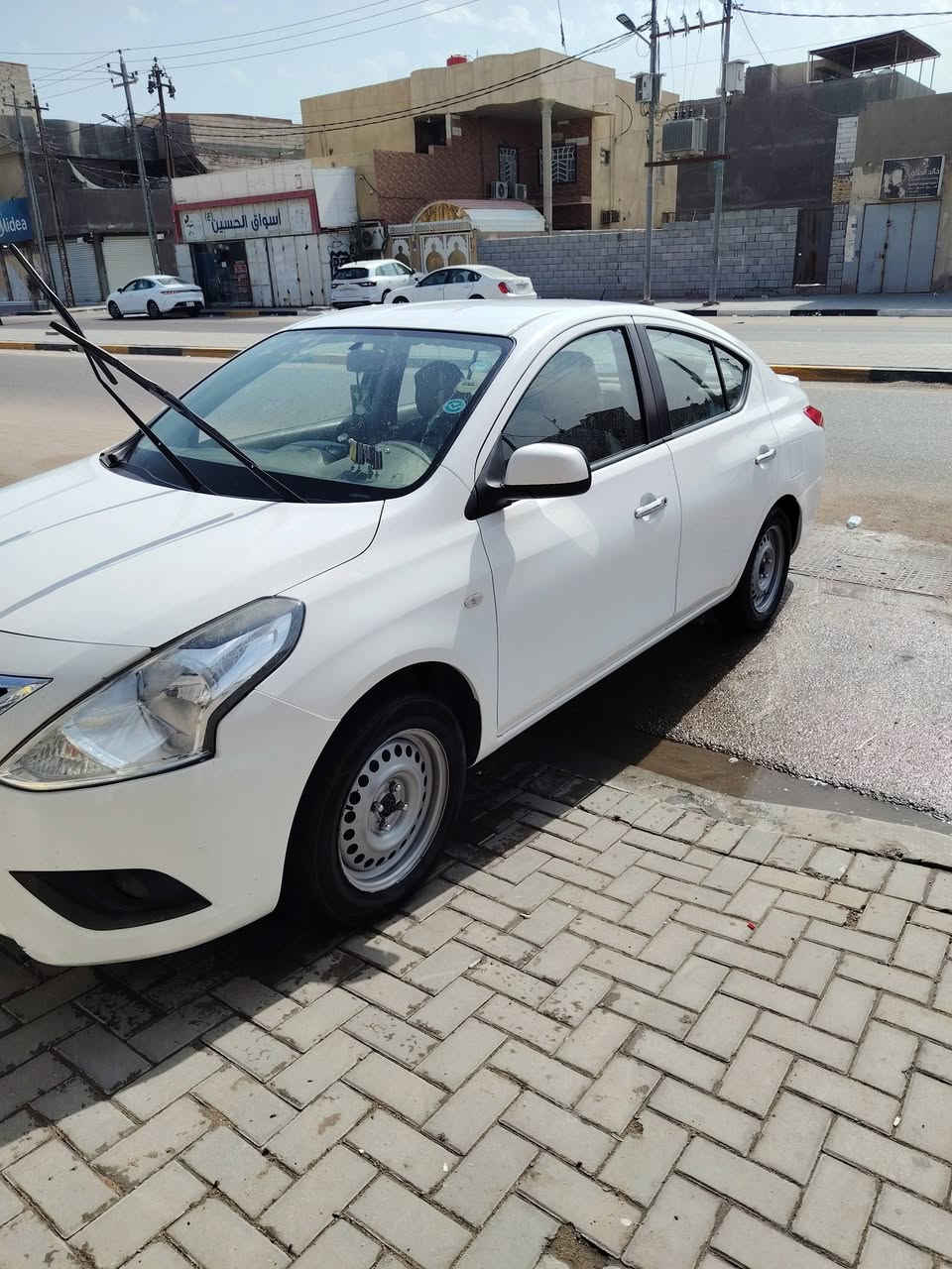 سلام عليكم نيسان سني للبيع هندي ابليته الزركه ٢٠٢٣ بشهر ال١١ ماشيه ٧٥ سياره كفاله عامه عدا  بارد بسيط بلجاملغ الأمامي سنويه لل٢٨ بشهر ال١١ حداديه اصليه توه مسويها وتخم تايرات سياره جاهزه السعر ١٢٢ وبيها مجال


**إذا كنت صاحب هذا الإعلان وتريد حذفه لأي سبب، رجاءا أرسل رسالة إلى الدعم الفني**