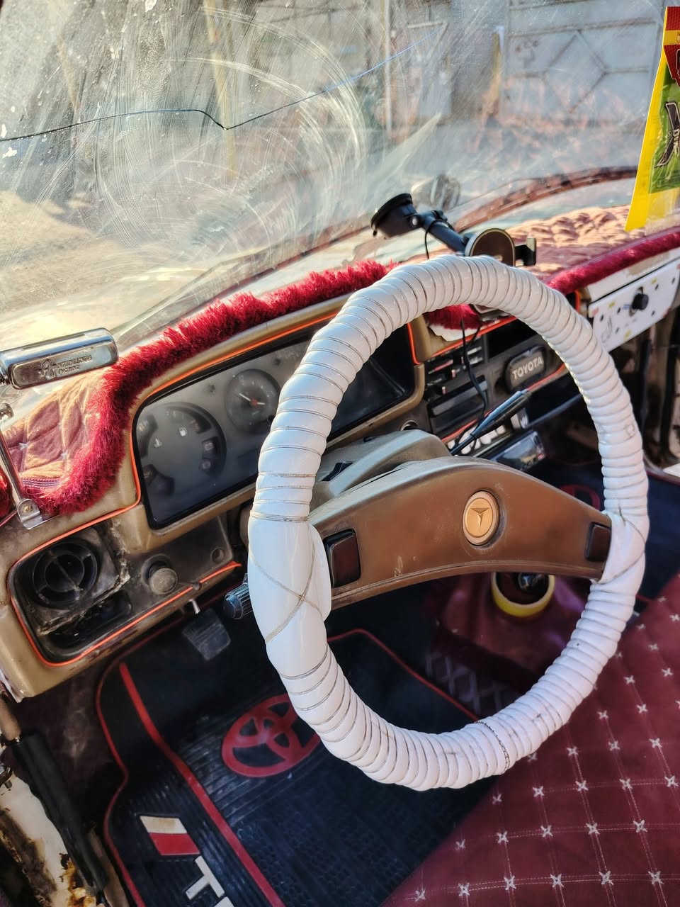 السلام عليكم بيكم للبيع 1980سياره حلوه او جاهزه كير محرك لاصرف ولا بخار اكسل مال عذاري كبريتر كورلا شاصي بل شرط كهرباايات من البجم لل بجم شغاله تأ يرات جديد رقمي *********** اتصل  اوتدلل  👑  العنوان كركوك
