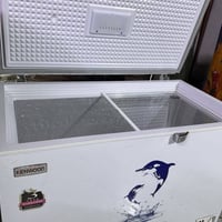 مجمده حجم 14 قدم شغل فول مشحونه بس غاز ماطورها بلادي وبيها ضمان 10 أيا...