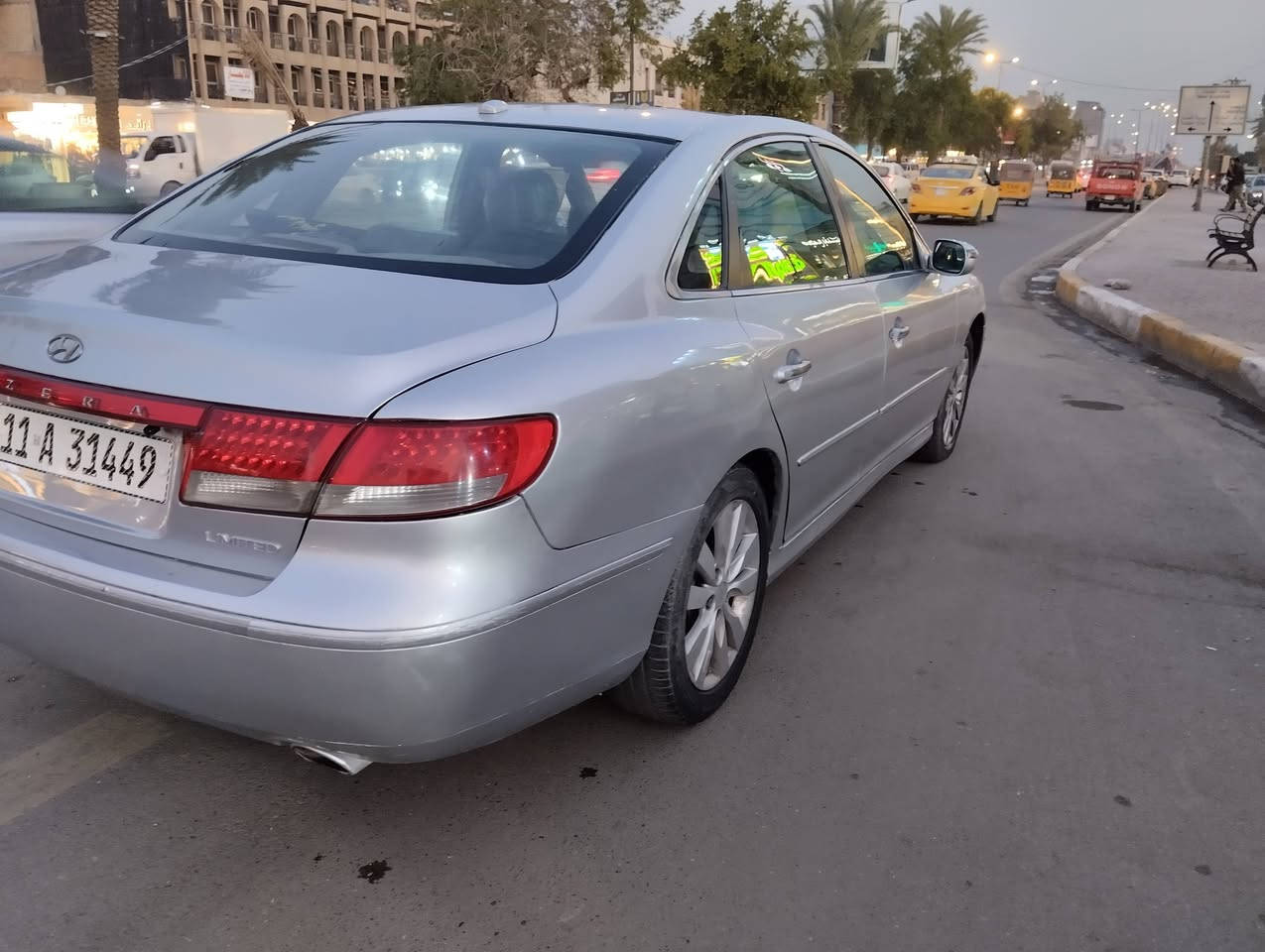 السلام عليكم من رخصه الادمن هونداي ازيرا 2008 وارد امريكي ضرر جاملغ خلفي ومصبوغه عام جماليه رقم بغداد الدولي محرك 2700 اقتصادي ونشط جاهزه السعر 76 ورقه وبيه مجال بسيط للطيبين ***********
