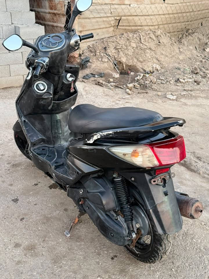سلام عليكم للبيع اومراوس سكنس فحل نوزل 140 نكره سلف دراجه خير من تايرات جدد باتري جدد دبلات جدد بريكات دراجه مسويلها ادامه كامله بيها نقص بس كيلو متر ولايت ناصي باقي دراجه خير من الله مكاني بغداد مدينه الصدر 500وبيها مجال رقم ***********
