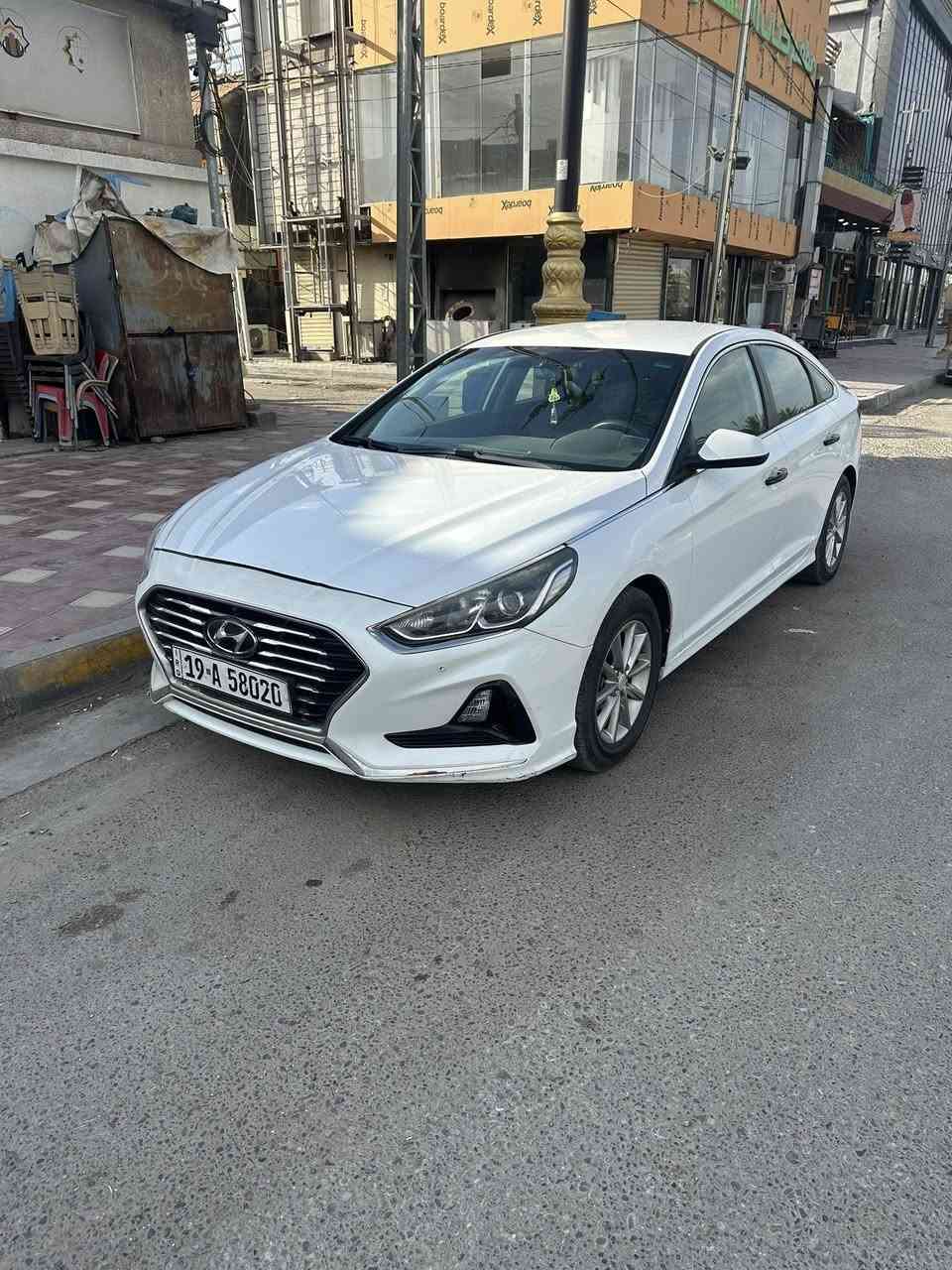 السلام عليكم للبيع هونداي سوناتا موديل 2018 وارد امريكي حادث امريكا فقط جاملغ امامي بدون اي ضرر داخلي واهنا صار بيه بالعراق طخه بسيطه عندي صورة قبل  لاتصلح وتنصبغ 
باقي تفاصيل السياره كلها تمام ماشيه 73 ميل 
مكان سياره كربلاء السعر 125 ورقه ***********
