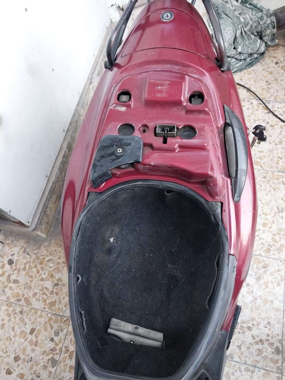 سلام عليكم للبيع اكزز فكستار يباني نكره سلف كهربيات شغاله كامله شغل وطلع سعر ٣٢٥ مكان بغداد بلديات أوراق كامله شلعه معدل نتصل *********** خاص ماكو
