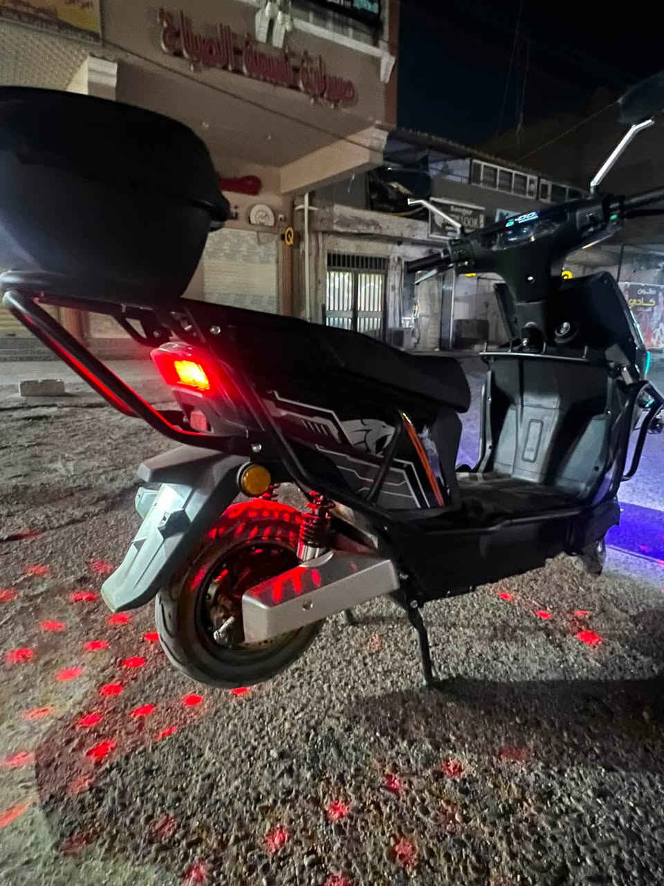 السلام عليكم
دراجه سكنس شحن موديل 2025 ست بطاريات سرعه 110
ملف نحاس 2500 درجه جديده امانه الله تشغيل عن بعد بصمات ثنين صندوك بيه نشرات الدراجه كلشي شغال بيه رايده ب 1150 وبيه مجال للشراي مكاني بغداد البياع***********

